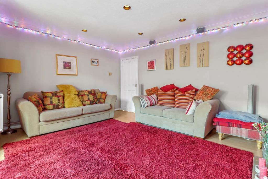 Lounge Photo 3