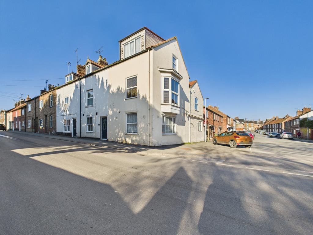 Three bedroom House - To rent