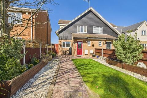 3 bedroom semi-detached house for sale, Mynchens, Basildon, Essex, SS15
