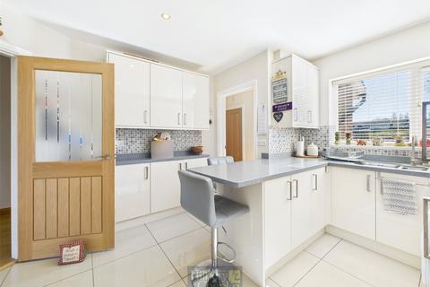 3 bedroom semi-detached house for sale, Mynchens, Basildon, Essex, SS15