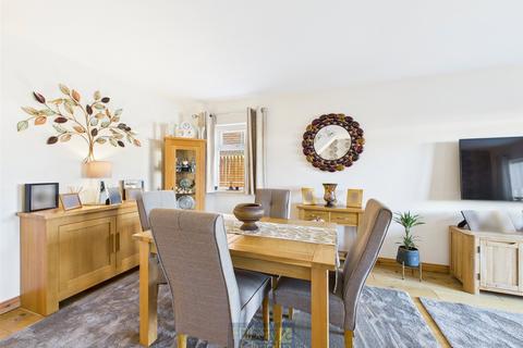 3 bedroom semi-detached house for sale, Mynchens, Basildon, Essex, SS15