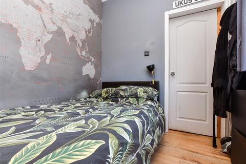 2 bedroom semi-detached house for sale, Baltic Road, Tonbridge TN9