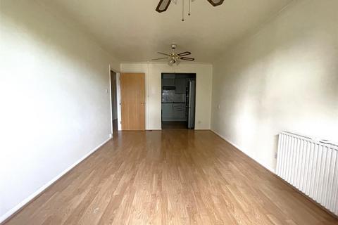1 bedroom flat for sale, Beehive Lane, Redbridge, Essex