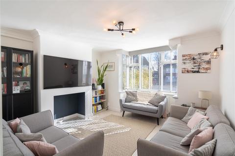 47 Roxholme Terrace, Leeds, LS7 4JH