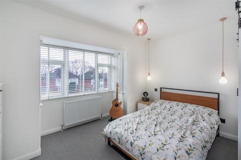 47 Roxholme Terrace, Leeds, LS7 4JH