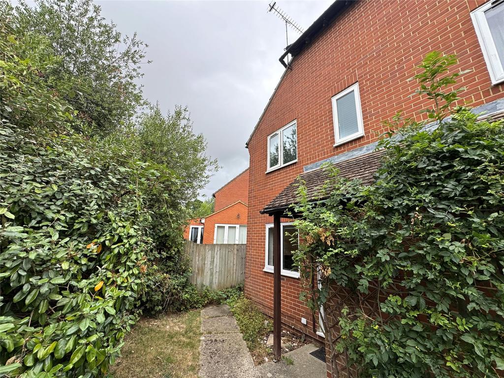 Warnsham Close, Lower Earley, Reading, Berkshire, RG6 - View 2
