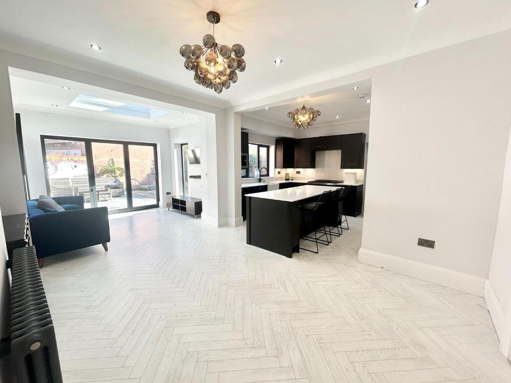 Open-Plan Kitchen &amp; Dining Room