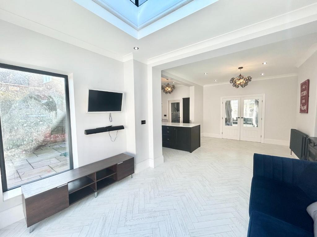 Open-Plan Kitchen &amp; Dining Room