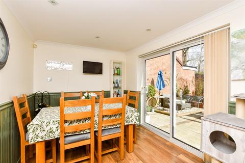 4 bedroom detached house for sale, Birchwood Close, Horley, Surrey
