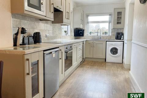 5 bedroom semi-detached house for sale, St. Philips Avenue, Wolverhampton