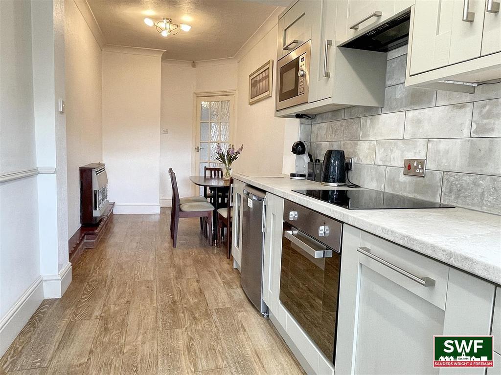 Dining kitchen