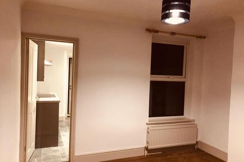 2 bedroom terraced house to rent, Nelson Road, Ipswich IP4