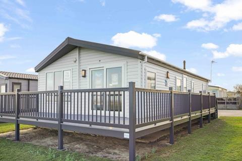 2 bedroom lodge for sale, Broadland Sands Holiday Park