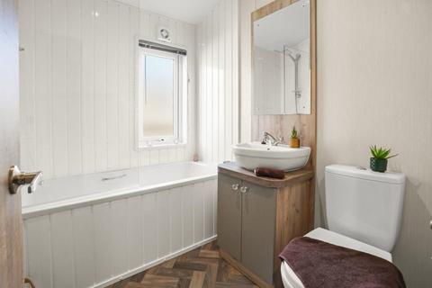2 bedroom lodge for sale, Broadland Sands Holiday Park