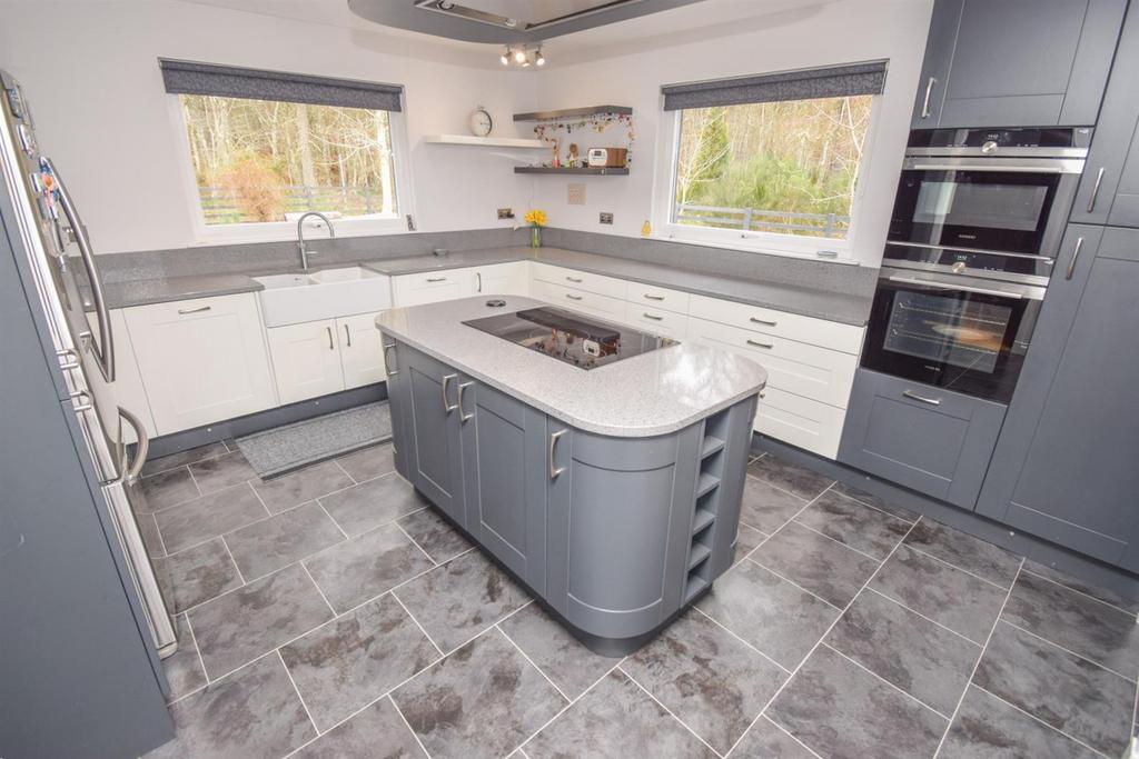 KITCHEN-2.jpg