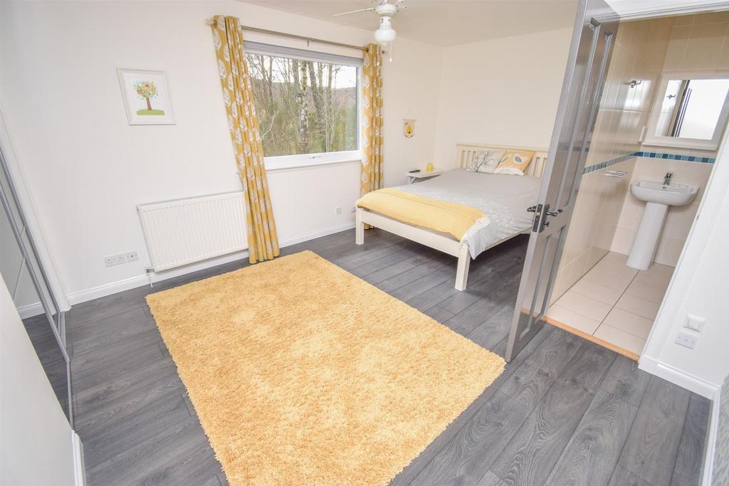 BEDROOM TWO-2.jpg