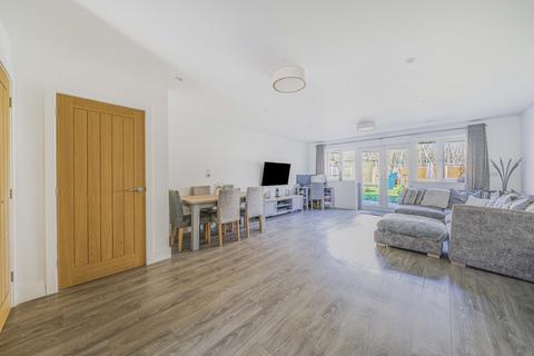 3 Cornfield Close, Hawkinge, Folkestone, CT18 7UD