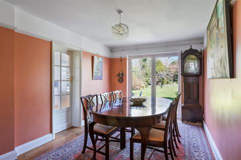 113 Commonfield Road, Banstead, SM7 2JY