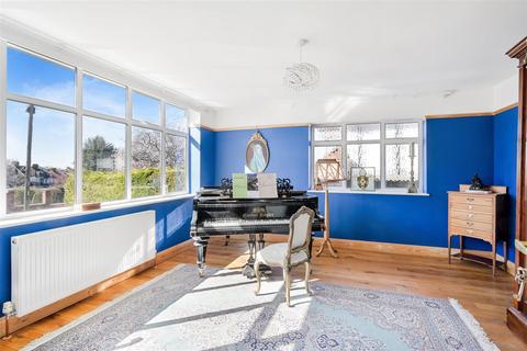 113 Commonfield Road, Banstead, SM7 2JY