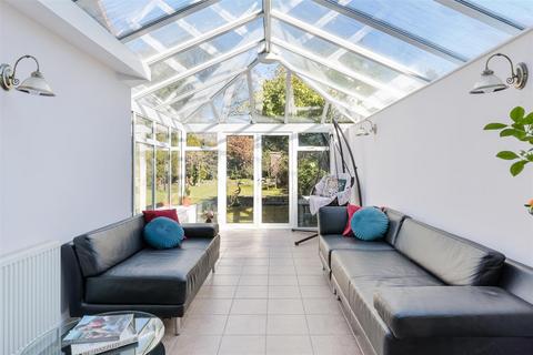 113 Commonfield Road, Banstead, SM7 2JY