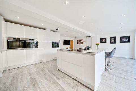 14 Warren Drive, Orpington, BR6 6EX