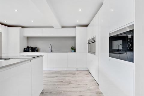 14 Warren Drive, Orpington, BR6 6EX