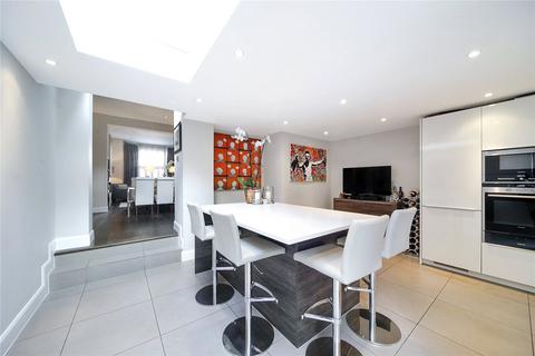 15 Prairie Street, London, SW8 3PT