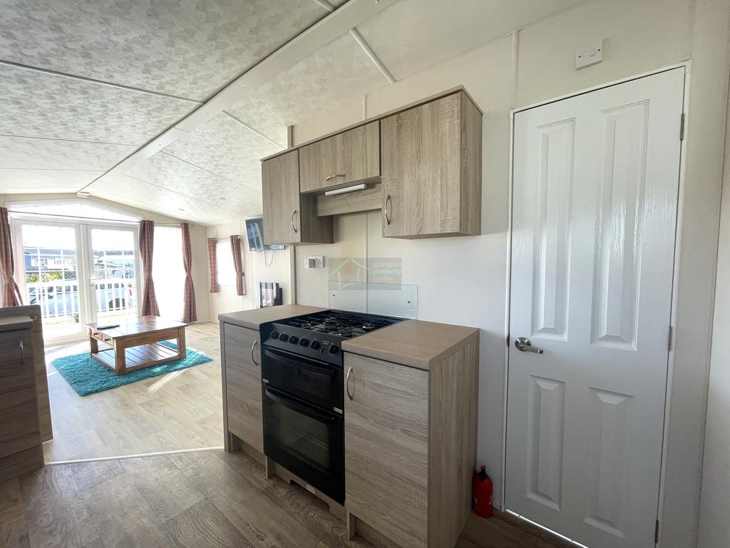 Kitchen c.JPG
