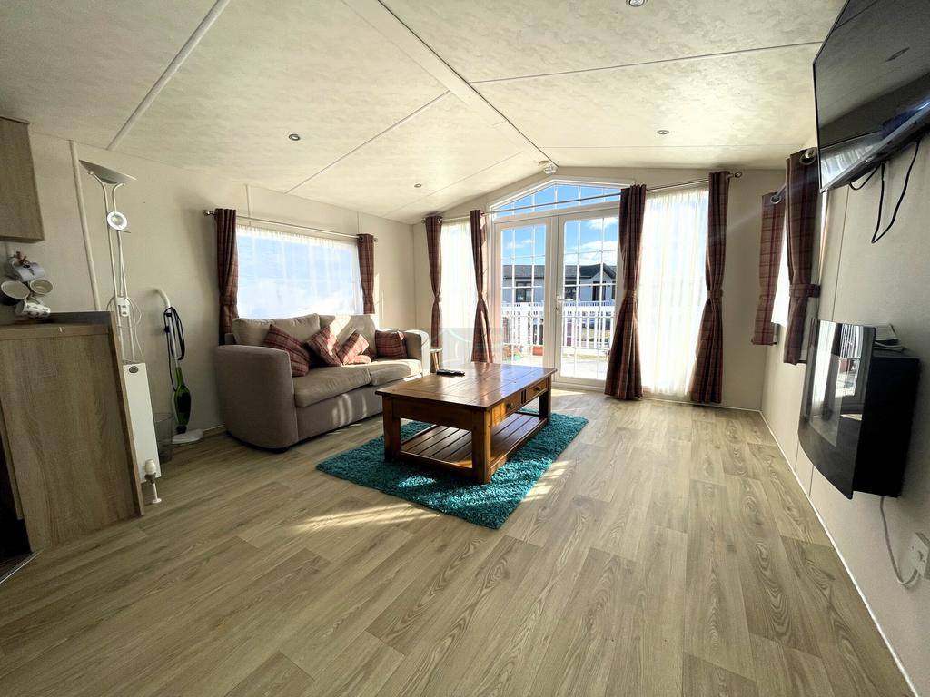Lounge a.JPG
