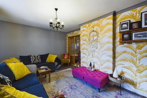 18 Bryn Rhos, Llanelli, SA14 8RB