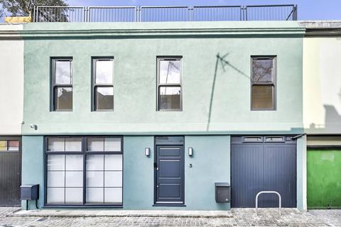 5 bedroom terraced house to rent, Old Manor Yard, Earls Court, London, SW5