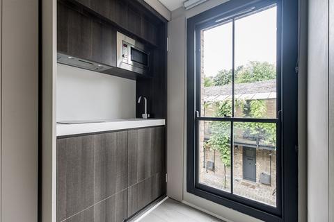 Studio to rent, at North, Flat 27, 97 Russell Road N13