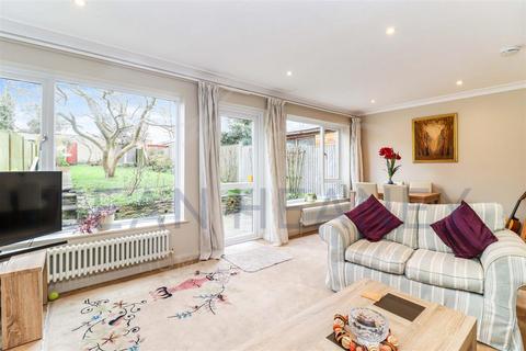 undefined, Hadley Highstone, Barnet EN5