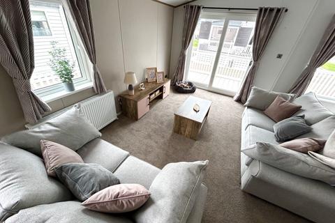 6 bedroom park home for sale, Birchington Vale Holiday Park
