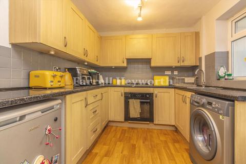3 bedroom semi-detached house for sale, Larchwood Crescent, Leyland PR25