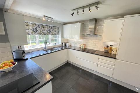 4 Cottesmore Drive, Wirral, CH60 1YG