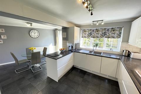 4 Cottesmore Drive, Wirral, CH60 1YG