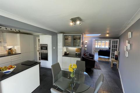 4 Cottesmore Drive, Wirral, CH60 1YG