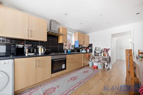 18 Mortimer Road, London, E6 3QW