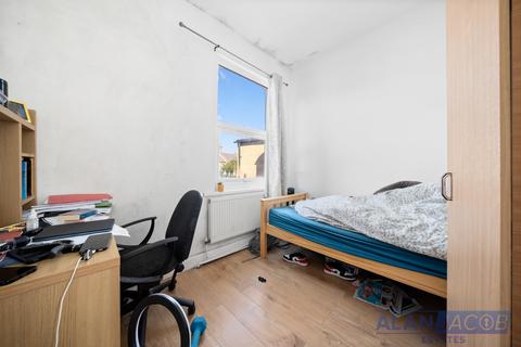 18 Mortimer Road, London, E6 3QW