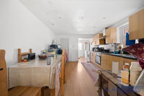 18 Mortimer Road, London, E6 3QW
