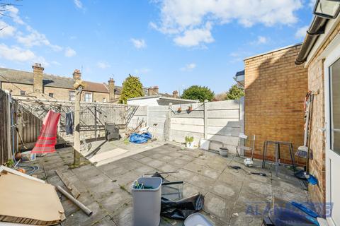 18 Mortimer Road, London, E6 3QW