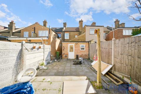 18 Mortimer Road, London, E6 3QW