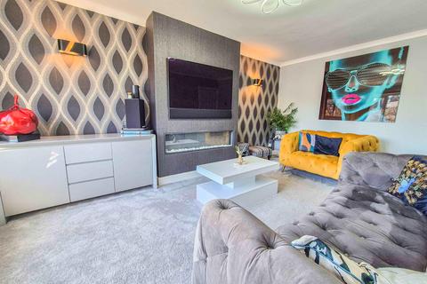 29 Bracken Close, Springhead, Oldham, OL4 4PB