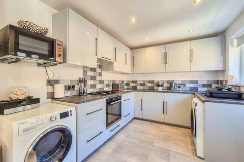29 Bracken Close, Springhead, Oldham, OL4 4PB