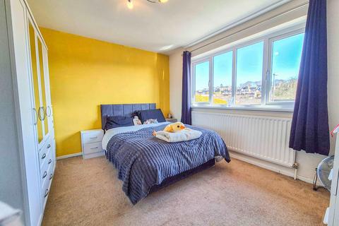 29 Bracken Close, Springhead, Oldham, OL4 4PB