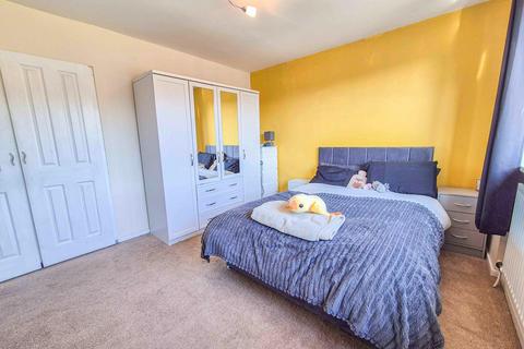29 Bracken Close, Springhead, Oldham, OL4 4PB