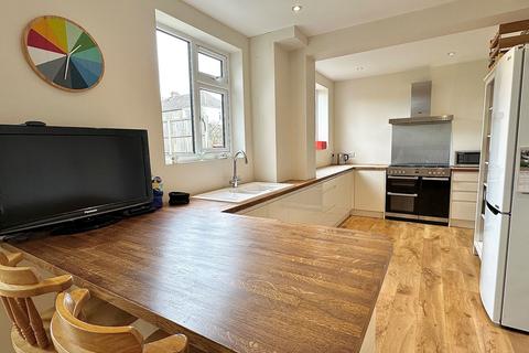 24 Lynton Avenue, Northampton, NN2 8LX