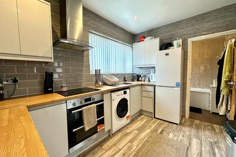 3 bedroom semi-detached house for sale, Canterbury Road, West Bromwich B71