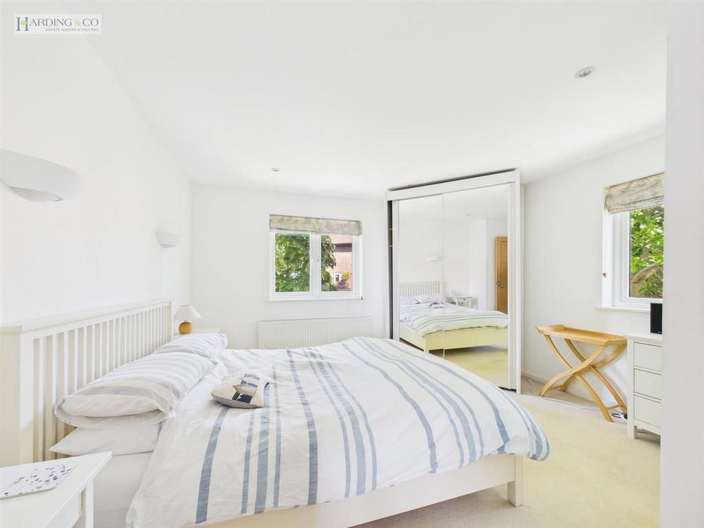 Bedroom 1.jpg